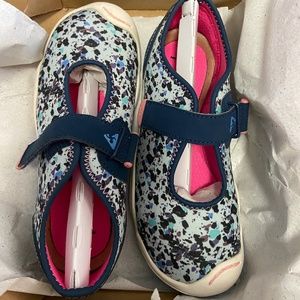 NIB PLAE CHLOE MARY JANE STAR DUST BLUE SIZE 12